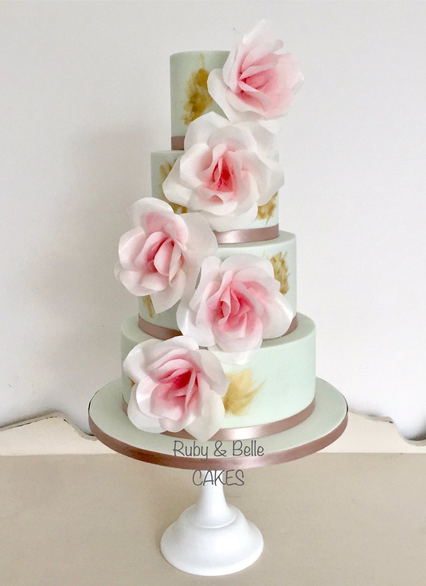 CakesRuby's tweet image. 4 tier wedding cake inspired by the King William IV Room at the Royal Pavilion, Brighton. #wedding #bride #Sussex #weddingcakes #brighton #RoyalPavilion #cakedecorating #weddinghour #weddingideas