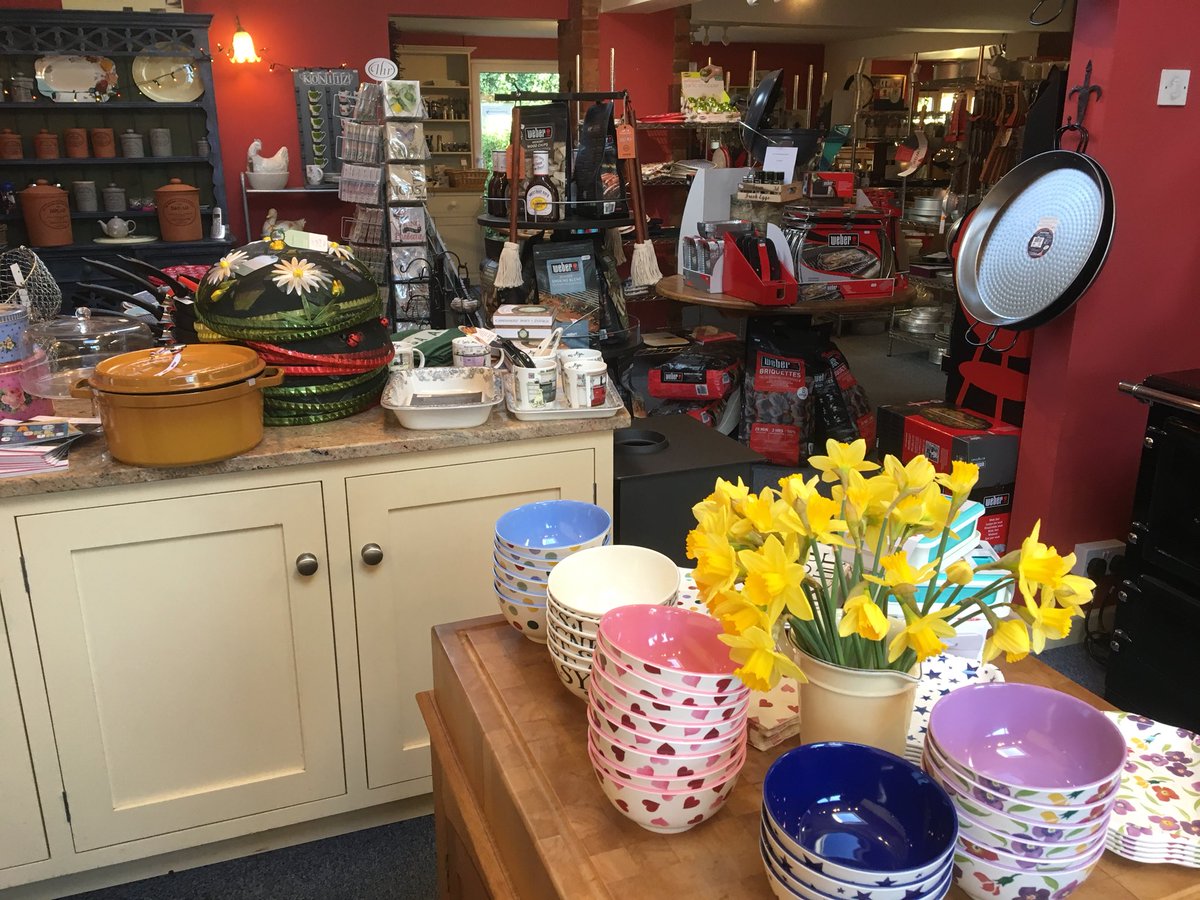 framcookshop's tweet photo. 10% off everything today! (Except cookers and stoves). Pop in for a great deal! https://t.co/wzdUTFgFUS