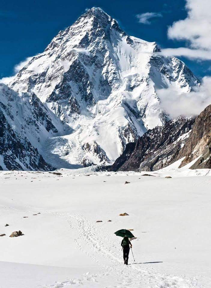 AstoreGB's tweet photo. A Climber Going Towards K2
#AstoreGb #GilgitBaltistan #Pakistaninpicture #exploringGb #BeautifulPakistan https://t.co/IeCwLd4Tyj