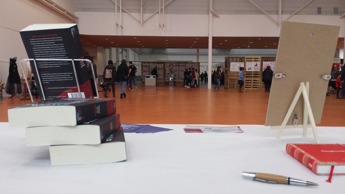 victorbaldovi's tweet photo. Vic se convierte ésta semana en la capital del comic por el @festivalvicomic 2018. ¿Vienes y te firmo el libro de ciencia ficción del año? #Vicomic #Aevum1 #Baldofirmas https://t.co/YltVU3B78z