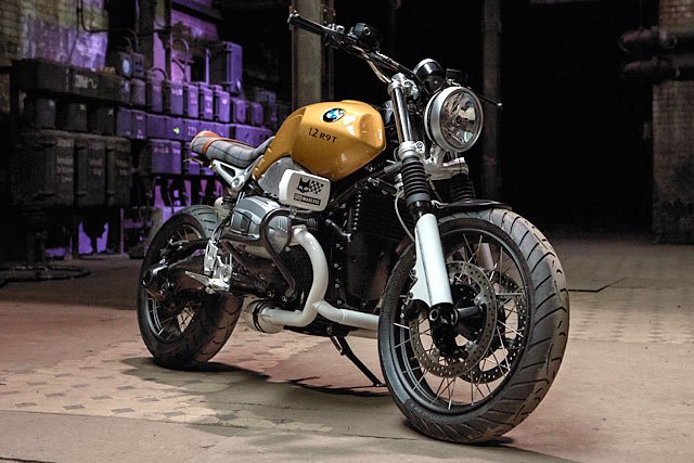 pipeburn's tweet photo. RAD PLAID. A Very ‘70s BMW Scrambler by Hello Engine https://t.co/gLS6NTK4Za #BMW #RnineT #California #HelloEngine #Pipeburn #Scrambler https://t.co/5PxSPVkyDk