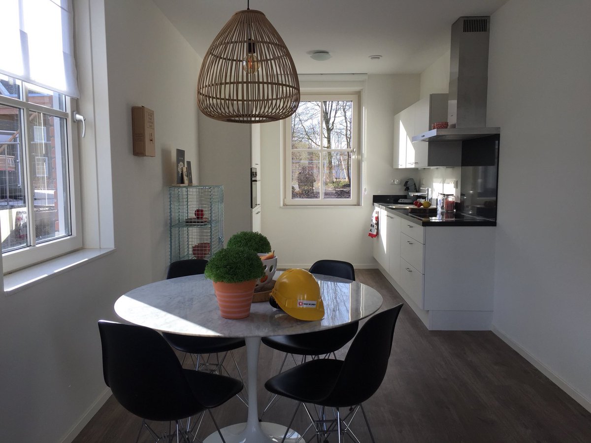 PeterHutten's tweet photo. Open huis #NOM @Vesteda_Wonen in @Diepstroeten @VanWijnenGroep @Gemeente_Assen Weer 45 @fijnwonen woningen erbij. Prachtstap met onze ‘partners in duurzaamheid’. https://t.co/obaQnPldpM