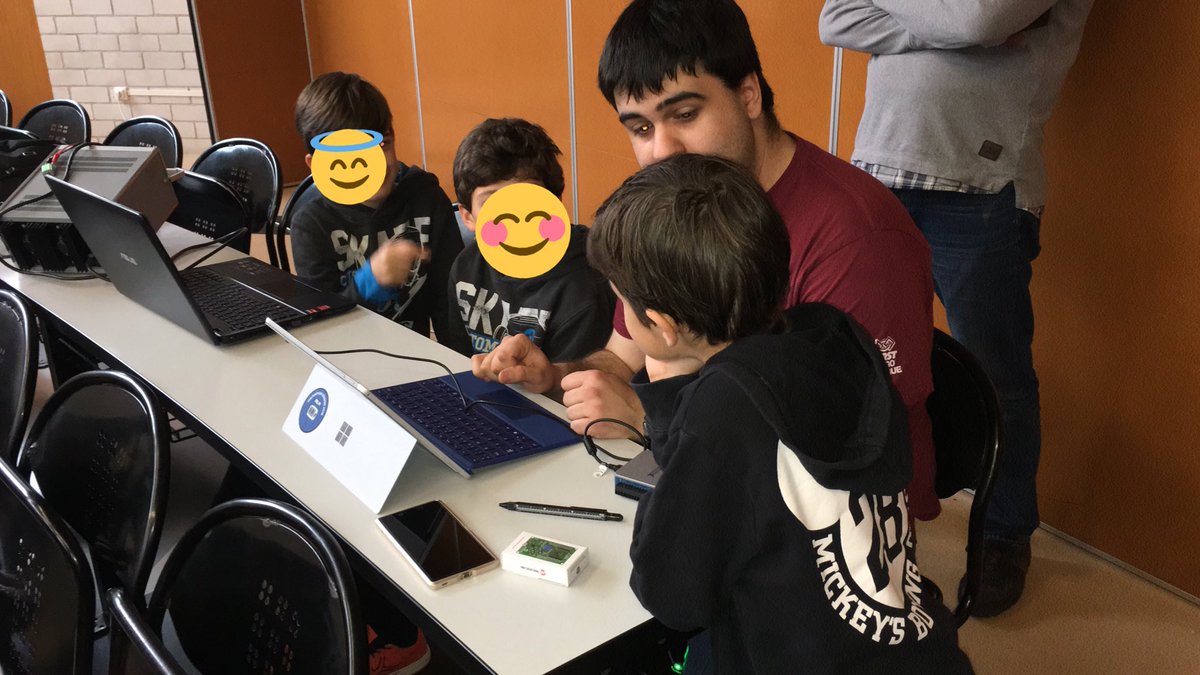 apromotec's tweet photo. Ele + menuts també tenen el seu lloc aquí #HackDayUdG #HackdayGirona @univgirona https://t.co/MFaxvHcGSK