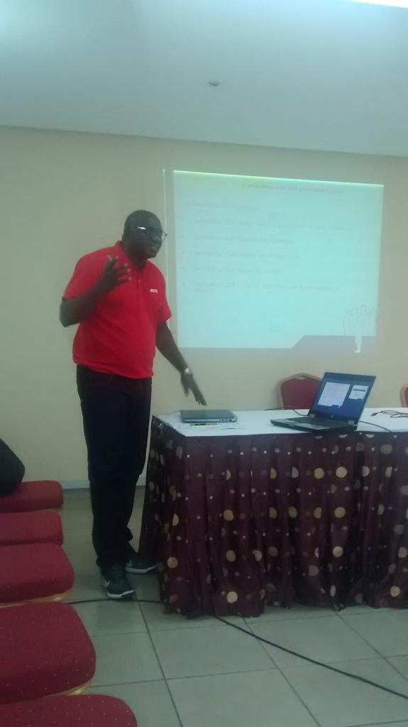JCIDouala's tweet photo. Lancement des formations à la JCI DOUALA. 
La première formation a porté sur les procédures parlementaires. Le sénateur Olivier BILOCK nous a donnés les différentes méthodes pour diriger une réunion de manière efficace. @JCIDouala https://t.co/tDDMc6kzAj