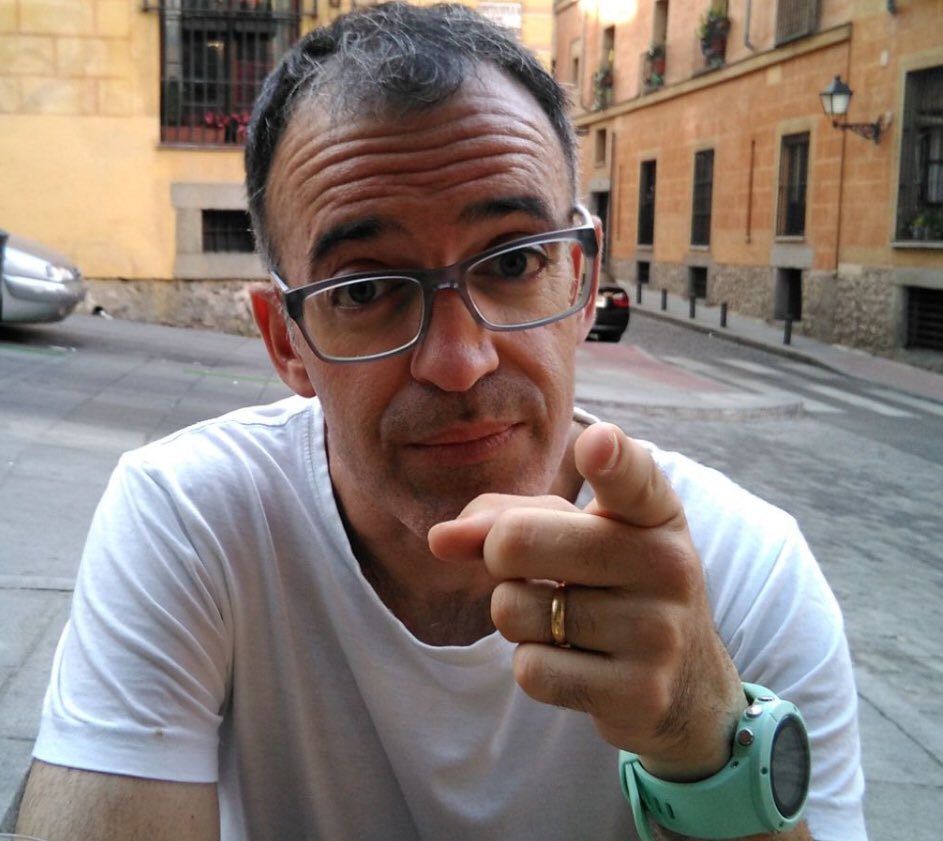 QUE SUERTE TENEMOS!!
En esta edición y a raíz de los premios MUJER CORRETRAIL, contaremos con la presencia de  Luis Arribas Sandonis. <a href="/_spanjaard/">Luis Arribas</a>
Corredor veterano y experimentado, lector, columnista , bloguero, escritor,.....pero sobre todo AMIGO.
GRACIAS