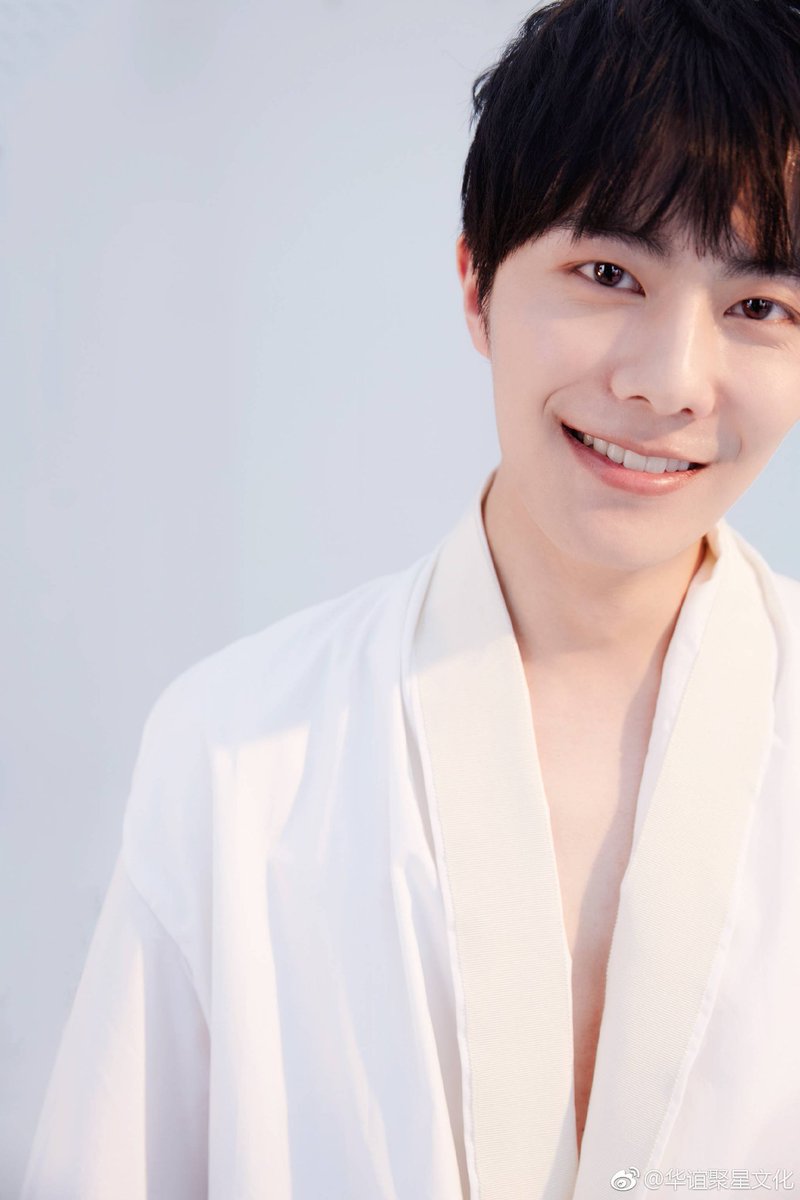 withlecas's tweet photo. 화이도 왕이생일축하해줘따🎂 https://t.co/uqBgJzTvkA