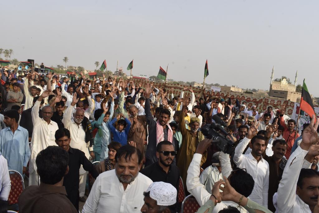 Faisalr74264541's tweet photo. PPP MNA Nawab Ali Wassan addressed Jalsa e aam.@: Nangreja near Jhango Kumb Organized by PPP Jiyala Comred Ghulam Ali Khaskheli.
@BBhuttoZardari @BakhtawarBZ @AseefaBZ @NawabAliWassan @Fida_Wassan https://t.co/54eG2w4p9w