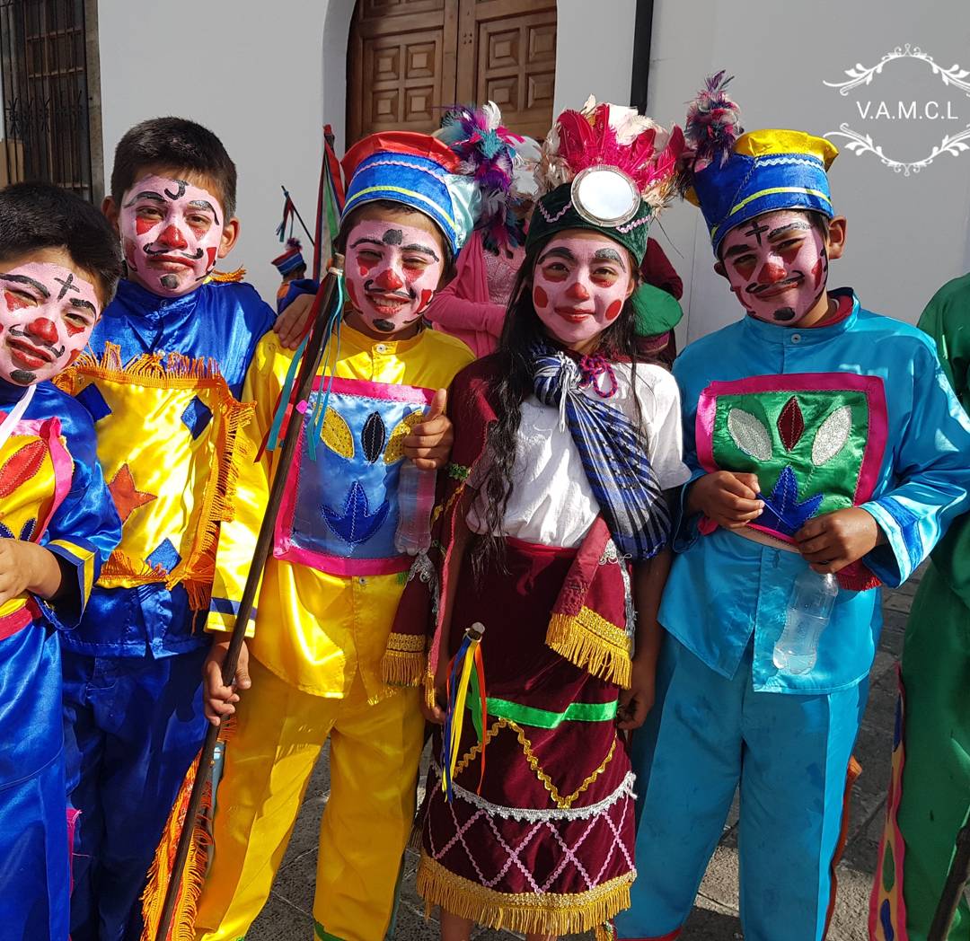 La belleza de poder presenciar fiestas populares que las guías de viajes no mencionan #VueltaalmundoconLore #vamcl #AllYouNeedIsEcuador