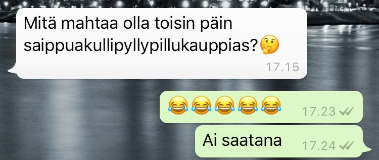 JunkinSaha's tweet photo. Kaikkihan tietää, että saippuakauppias on toisinpäin sama, mutta tää pidennetty versio tuli kyllä puskista. 🙊 https://t.co/2ognFzrct9