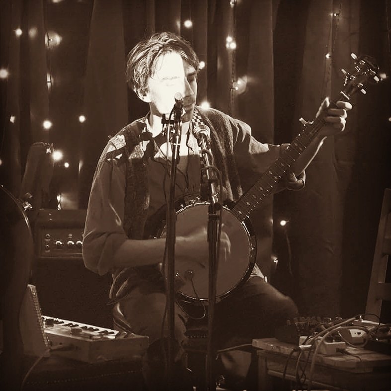 #banjo #solo #lonelyonstage #sparkly