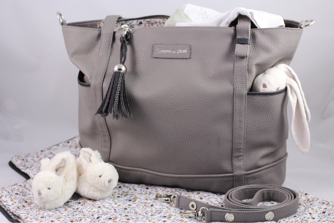 commeuneplume_'s tweet photo. @Commeuneplum continue sa route. La collection en taupe sur  @AmazonFR -> https://t.co/L8YrluFYHR #SacALanger #SacALangerElegant #SacALangerPratique #SacALanger2en1 #CadeauMaman #CadeauBebe #CadeauNaissance #CadeauBabyShower #BabyShower #SortiesBebe #AchatsBebe #MarketPlace https://t.co/PWqZ9mS4wN