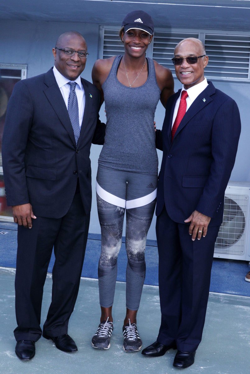 JeffreyLLLoyd's tweet photo. Bahamian Olympian @Hey_ItsShaunae 🥇🏆 https://t.co/xJRTgQviGM