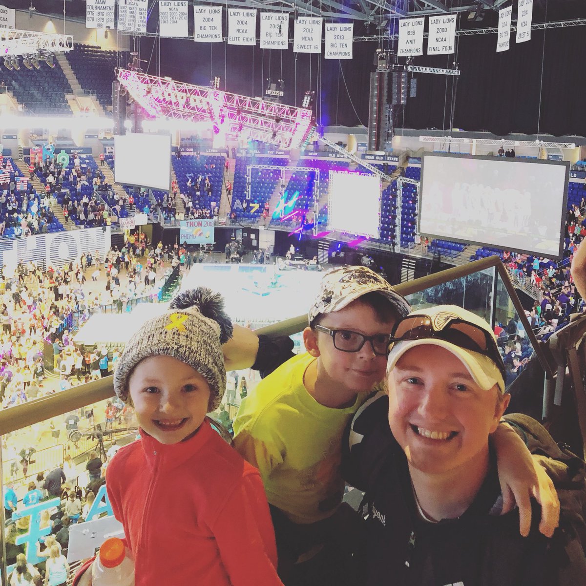 Scoots231's tweet image. #THON2018! #CancerCannot