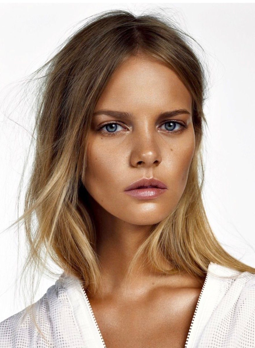 The contour trend in make-up is still going strong, and it takes a good eye to do it well. The great thing about Dermal Filler on the cheek is that it gives you that contoured look minus the contour kit/bronzer. 👌🏼 #thedermalrevolution #dermalfillers #aesthetics 📷 <a href="/Pinterest/">Pinterest</a>