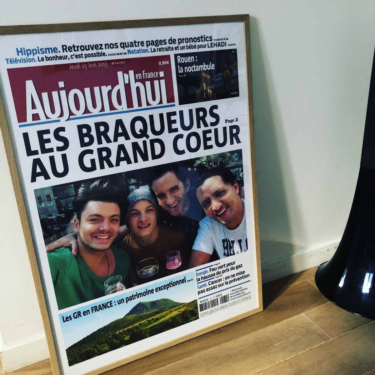 edouardpluvieux's tweet image. 2 ans déjà !!! Merci à vous tous qui faites vivre mon film depuis le 17/02/16. Je vous aime mes @AmisPublics