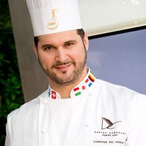 NadiaToppino's tweet photo. Al @SalonChocolatMI #showcooking "Passione nel #cioccolato" con @ComaschiDavide e @enricocerea al #PastryShow #salonmi2018 #showcooking #storiedicibo #cacao #pastrychef https://t.co/0L3iJHQN3i