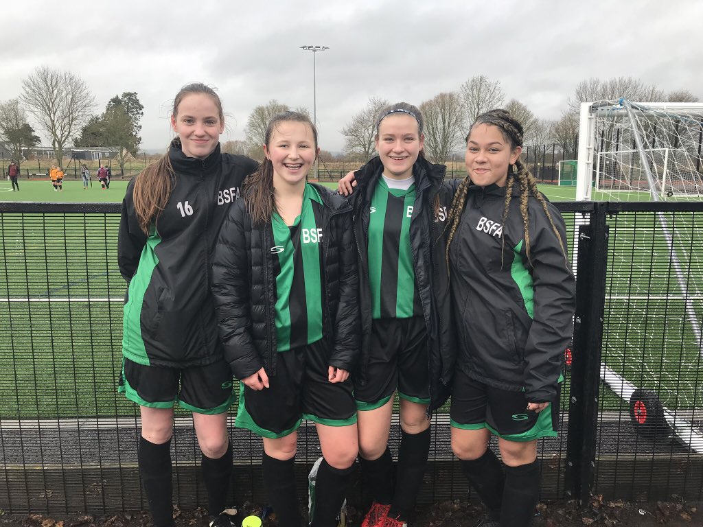 freyaj77's tweet photo. words cannot describe how proud I feel to be able to say I’ve represented Berkshire in the two things I love- cricket and football🏏⚽️💚 #theonlywayisup #onwardsandupwards https://t.co/upUvii4w0Q