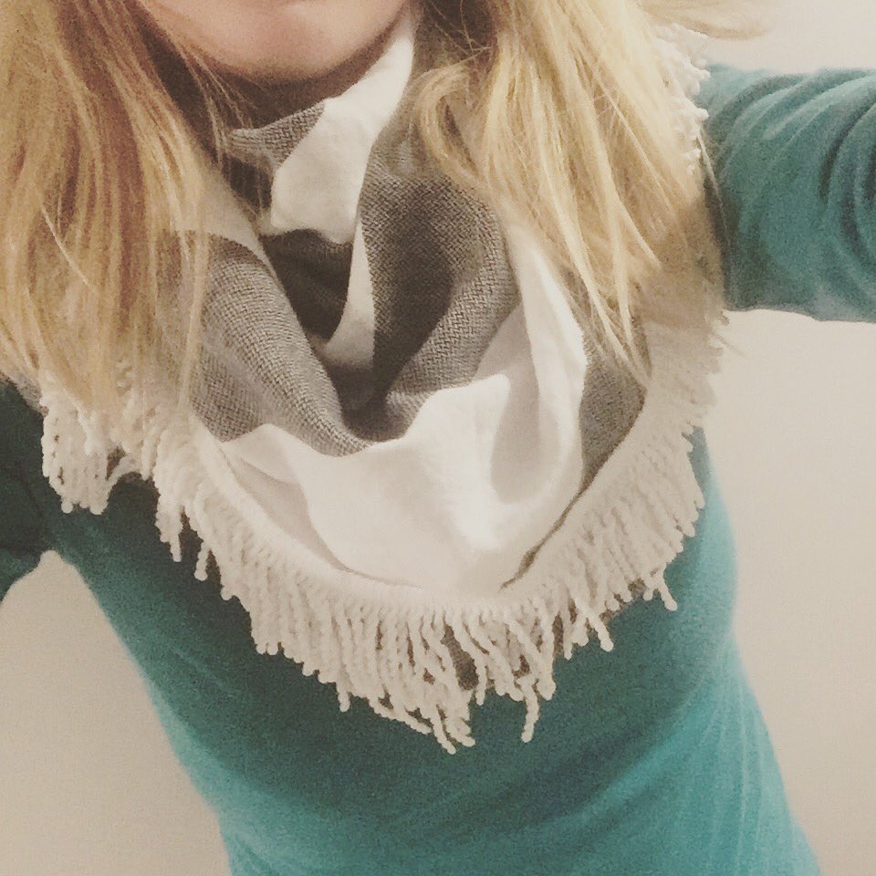 Culture_Cloth's tweet photo. When you realize your #travel #beachtowel is all-season. #backpacking #backpackerstyle #roundtowel #turkishtowel #comingsoon https://t.co/XIJVLYHngg