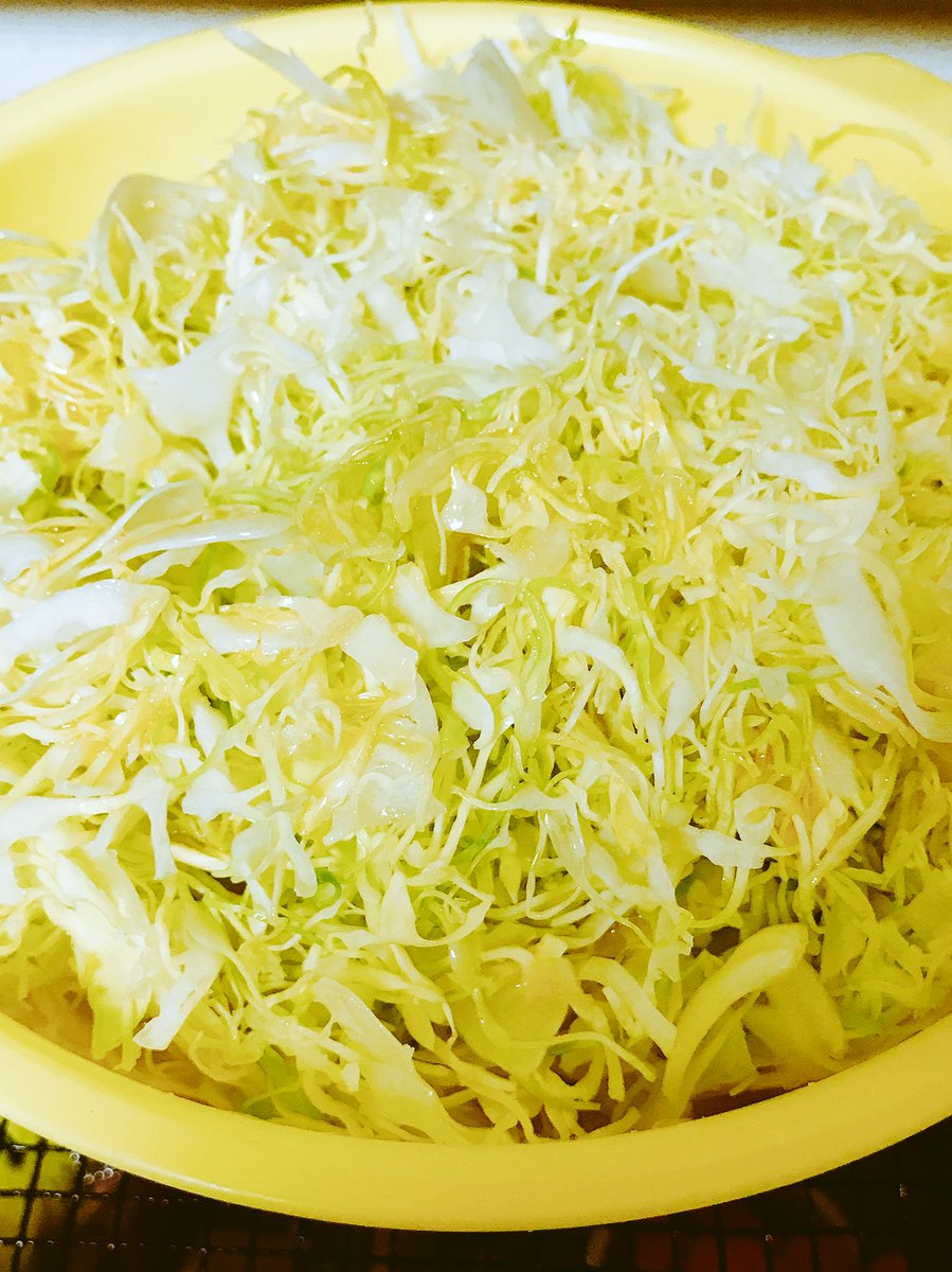 ゅーきてぃ On Twitter Akb48さしこさんめにゅー わたし流アレンジは 塩こん課長ではなく塩 塩とごま油 コンビニやスーパーの千切りキャベツや色々入ってる野菜 のとかです ダイエット ナインティナインの岡村さんとか うま塩キャベツみたいでサラダ