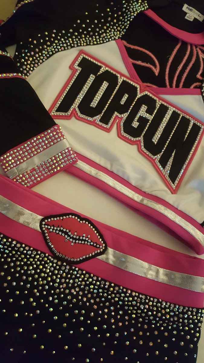 MarisolM413's tweet photo. π #CHEERSPORT2018 Good luck to my @TGLadyJags today ! @littlemamacheer so freaking proud of your determination. Grateful for the lessons you've taught me and being able to be your biggest fan. #cheerleaders #tglj #Pink #cheerlife https://t.co/GQEDh7Ua9I