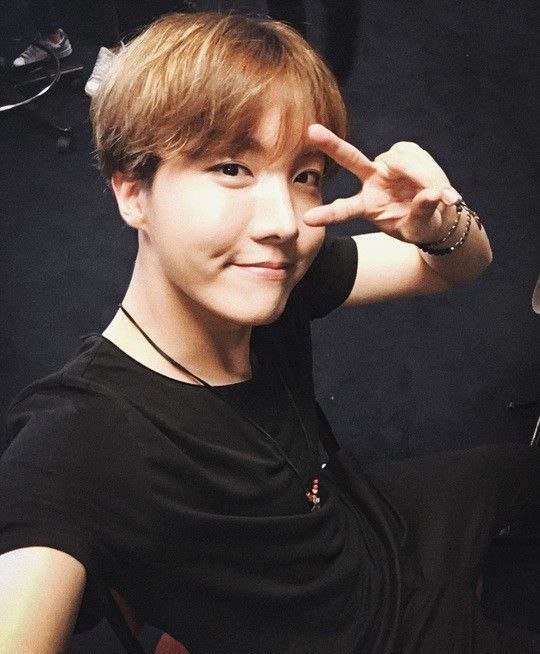 irawerty99's tweet photo. #GoldenHobiDay https://t.co/z70BSmzYKp