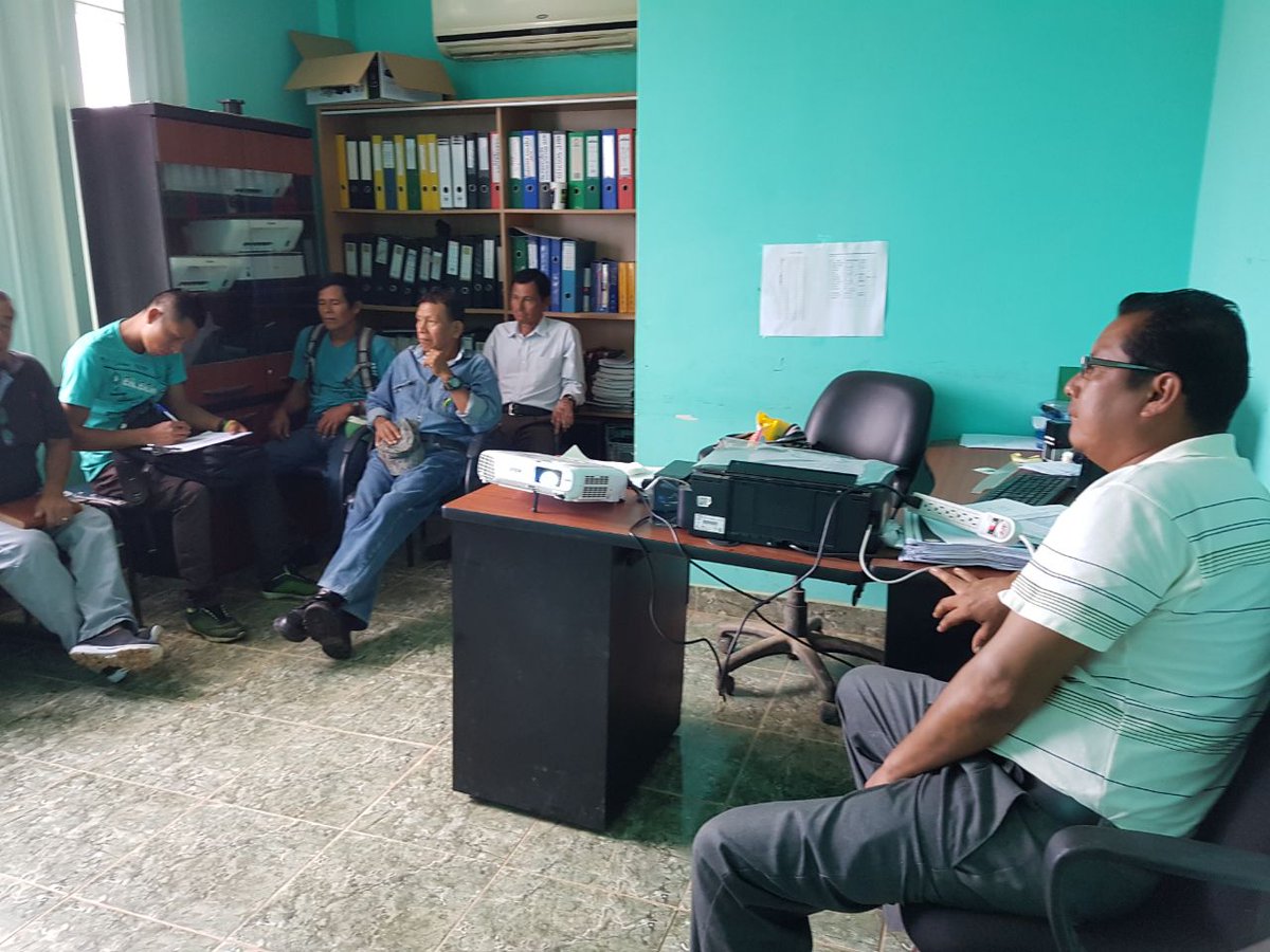 Dirigentes de la parroquia San Luis de Armenia se capacitan para elaborar el banco de preguntas #RendiciónDeCuentss 2017