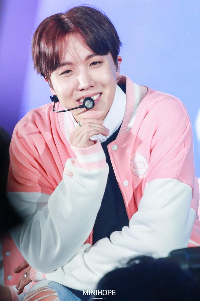 irawerty99's tweet photo. #GoldenHobiDay https://t.co/HeFaxbJjfx