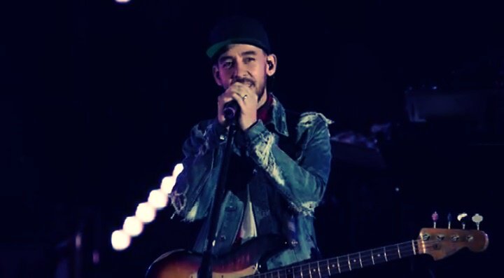 CroStrawberry's tweet photo. #PostTraumaticEP
#PostTraumaticTour
#PostTraumaticTourInCroatia
#PostTraumaticInCroatia
#MikeShinodaInCroatia
#WeDemandMikeShinoda
@mikeshinoda
@AnnaShinoda https://t.co/zroHedxRUs