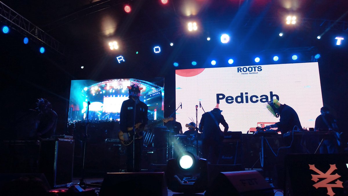 upfair_ROOTS's tweet photo. Kakaiba ang tugtugan kasama ang Pedicab dito #ROOTS2018! 💚🤘

#KwentongROOTS #UPFair2018 #SaTugtogMoyBuhay https://t.co/U0xVh3MMbJ