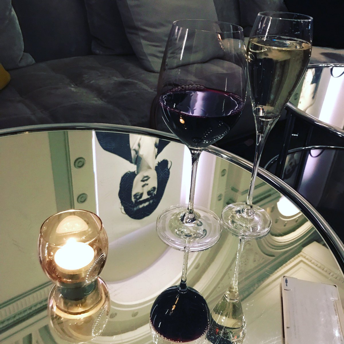 Londinners's tweet photo. Friday night @AndazLondon , celebrating pay day and another end of the week- cool surroundings and a great place to escape the packed pubs! #fridayvibes #friday #tgif #wineandprosecco #fridayfeels https://t.co/a6dRZRTxP6