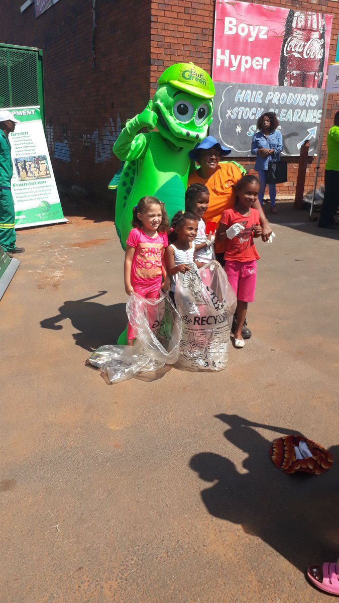 GDFSA2018's tweet photo. Getting the kids pumped about keeping our environment clean is what #ButiGreen loves to do. Viva #Aresebetseng ! https://t.co/CP52bEHPWK