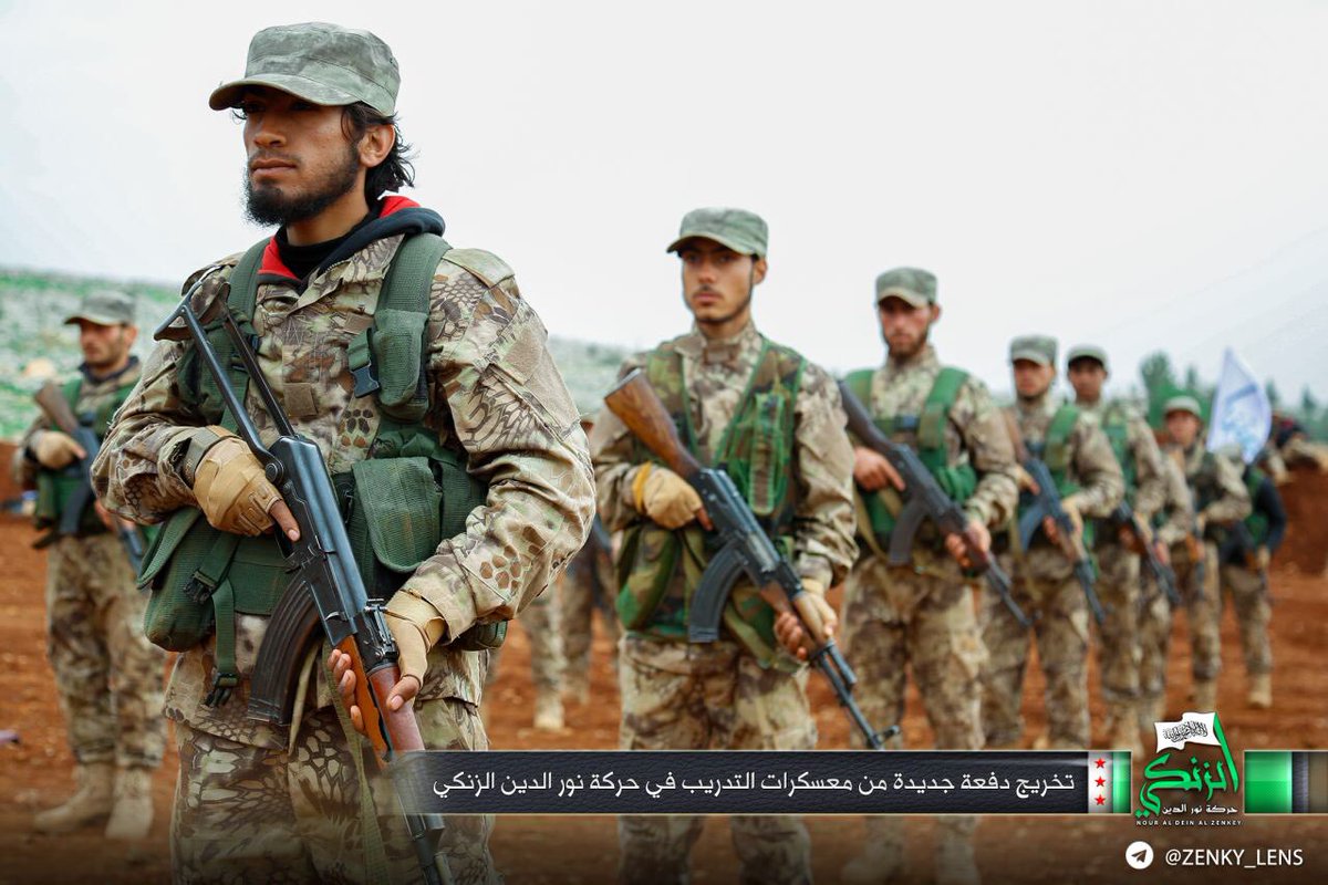 Ahmad_Hamaher's tweet photo. لتعزيز الجسم التنظيمي العسكري لدى الحركة تخريج دفعة جديدة من معسكرات التدريب والإعداد العسكري والبدني في #حركة_نور_الدين_الزنكي https://t.co/6BbWy8wmSv