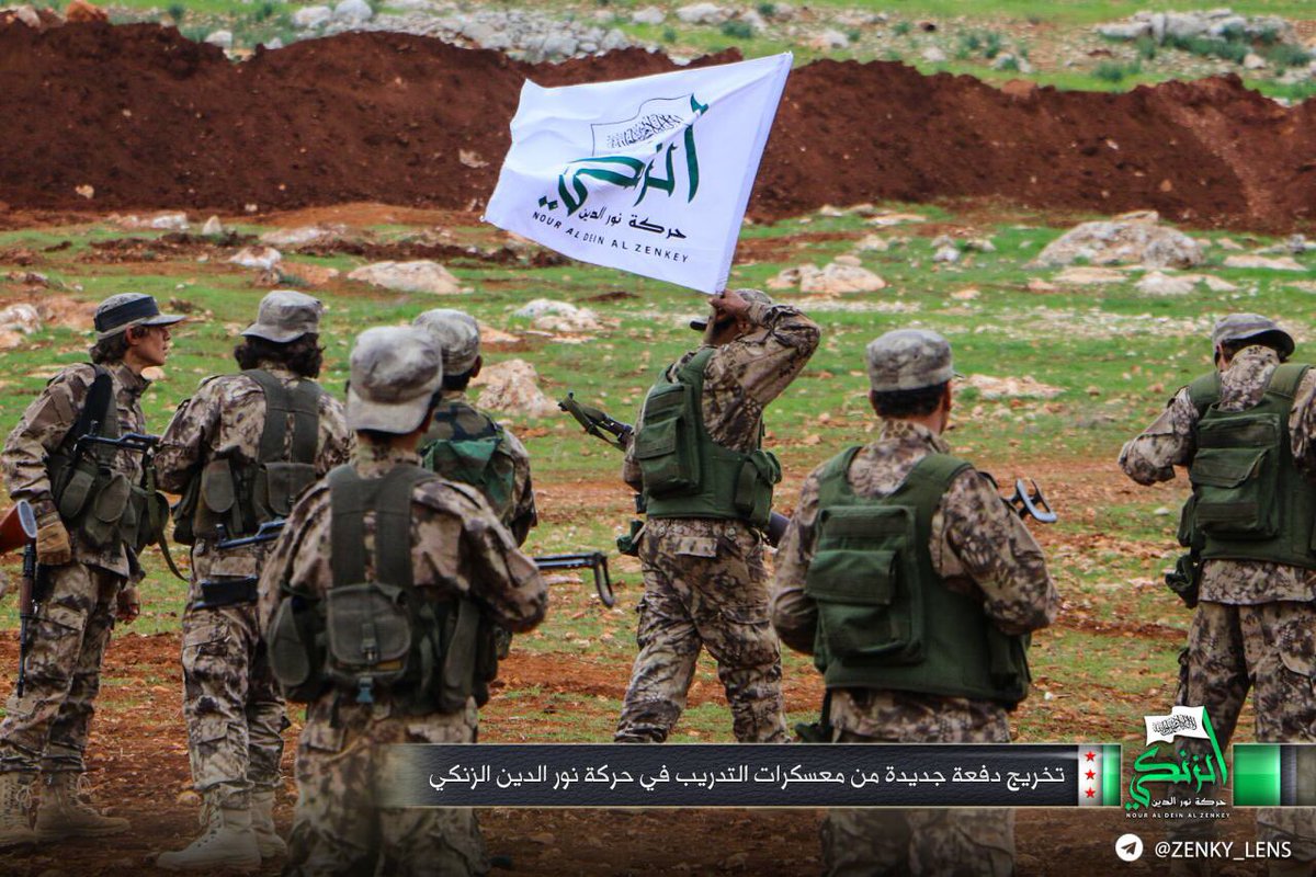 Ahmad_Hamaher's tweet photo. لتعزيز الجسم التنظيمي العسكري لدى الحركة تخريج دفعة جديدة من معسكرات التدريب والإعداد العسكري والبدني في #حركة_نور_الدين_الزنكي https://t.co/6BbWy8wmSv