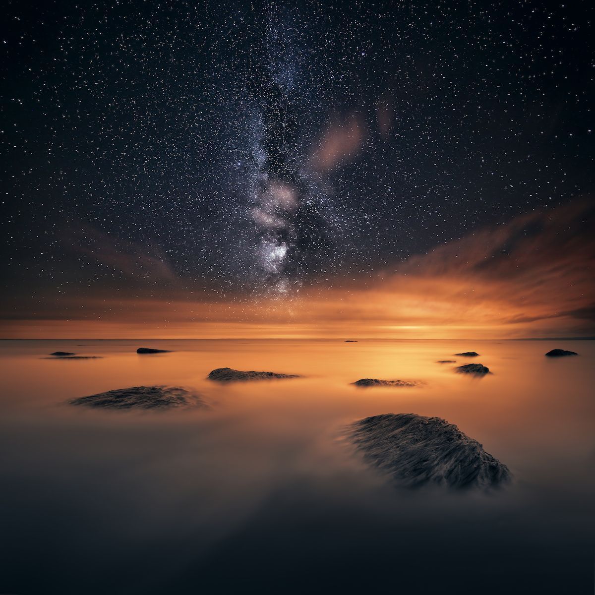 fubiz's tweet photo. Whimsical Shots of the Milky Way https://t.co/FSDnTKXRc1 https://t.co/utIXNFoNNb