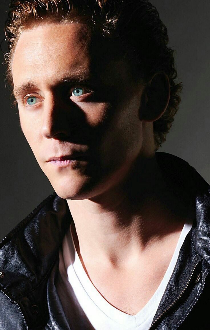 Woke up to this #babyblues #TomHiddleston <a href="/twhiddleston/">Tom Hiddleston</a>