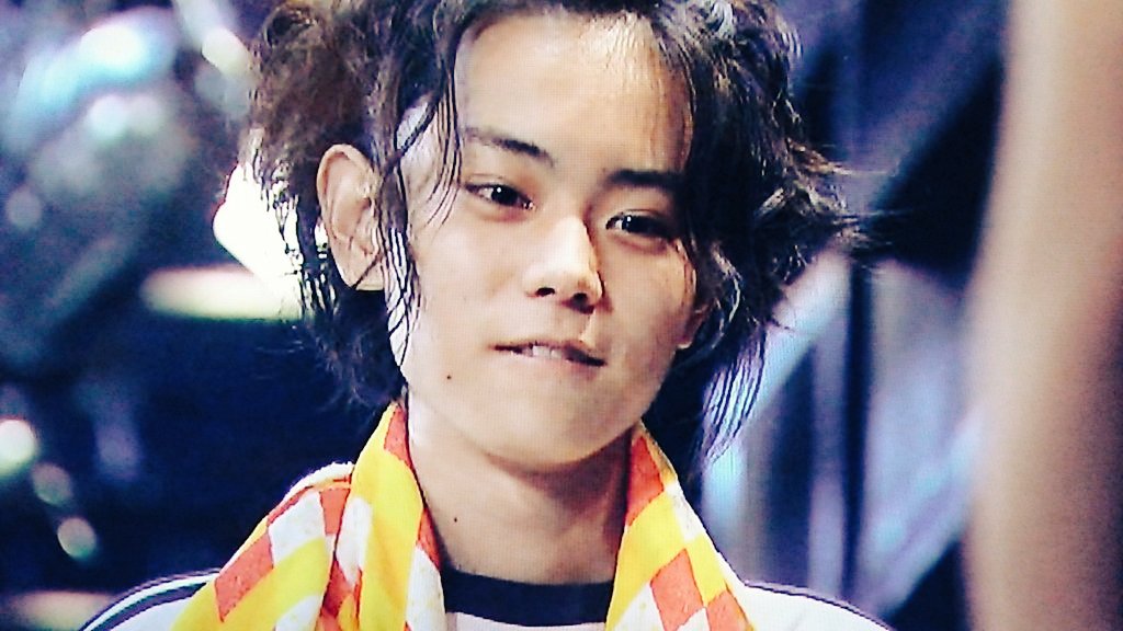 禅 Twitterissa ライブのグッズをバラエティ豊富に出してきても定番のタオル が無いのは 当日チケット持って入場する人用の特典グッズ 当日解禁 が実はタオルだからという可能性あるのか うちわでもサイリウムでもボードでもなくタオル 掲げて応援してくれ的な 首