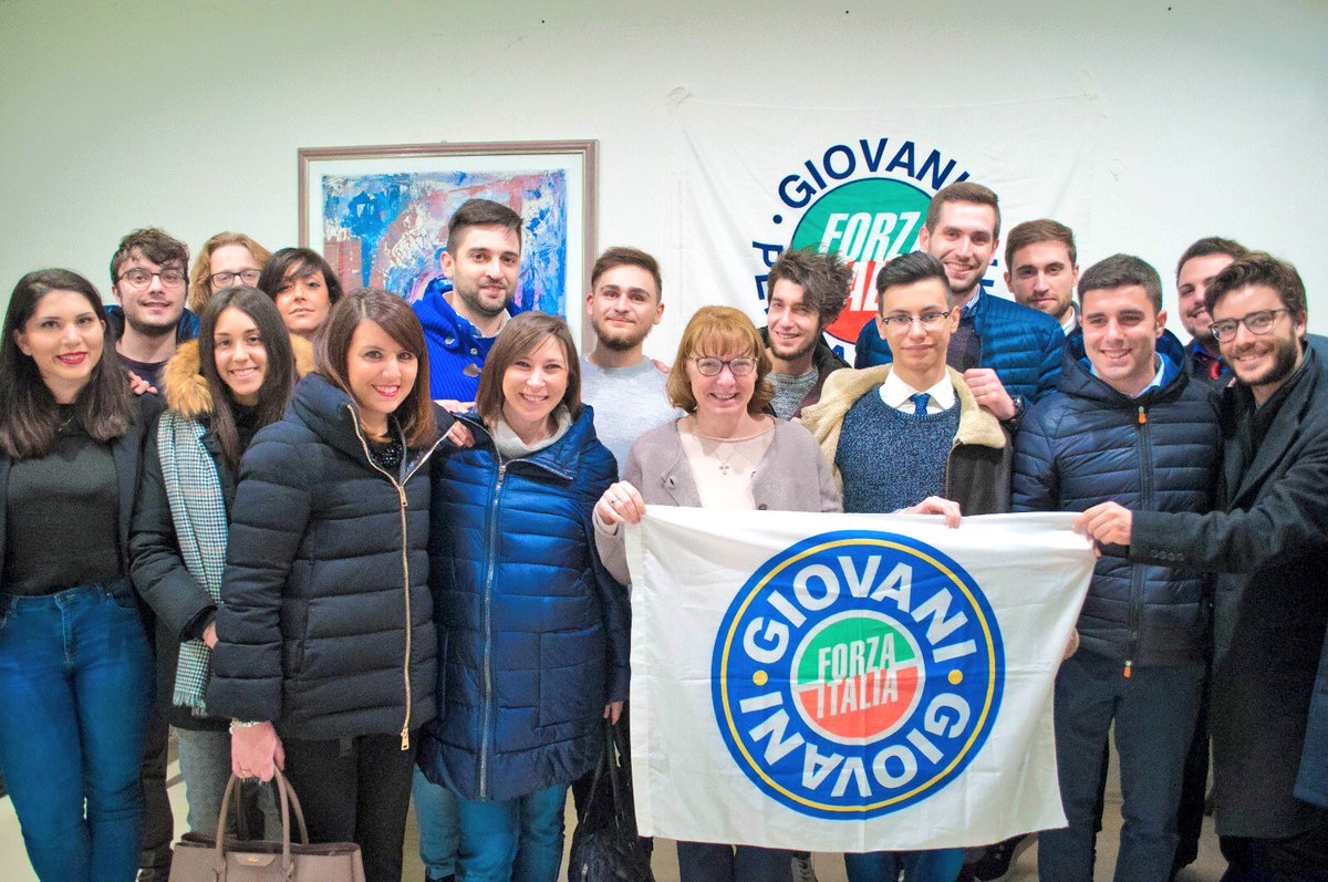 fi_giovani's tweet photo. Anche oggi sul #Territorio X #BerlusconiPresidente, in campo X un #ItaliaMigliore! Qui #Perugia #Cosenza #Roma #Chieti #NonCiFermiamoMai @CalabriaTw @forza_italia https://t.co/A8X8PLqjsb