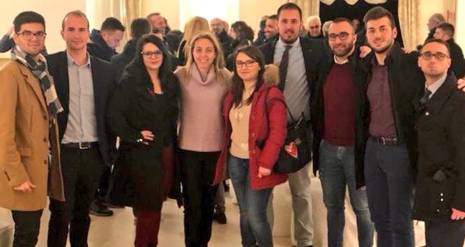 fi_giovani's tweet photo. Anche oggi sul #Territorio X #BerlusconiPresidente, in campo X un #ItaliaMigliore! Qui #Perugia #Cosenza #Roma #Chieti #NonCiFermiamoMai @CalabriaTw @forza_italia https://t.co/A8X8PLqjsb