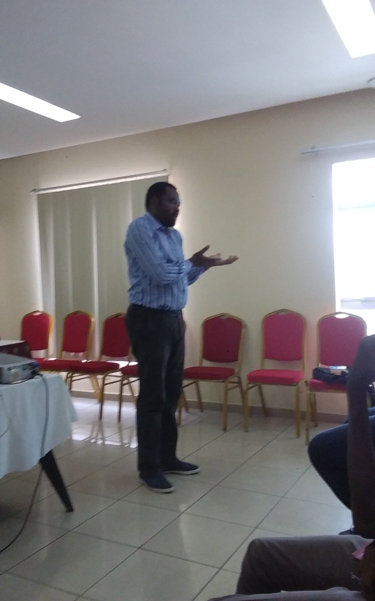 JCIDouala's tweet photo. Former les leaders du 21e siecle. L'ami @Perrin Kwenkeu aide les membres de la JCI DOUALA à bâtir leur capacité et leur caractère à motiver les autres pour qu'ils puissent entreprendre les actions pour la cause commune.
I am JCI, You are JCI, We are JCI. https://t.co/CBLE8yTQce