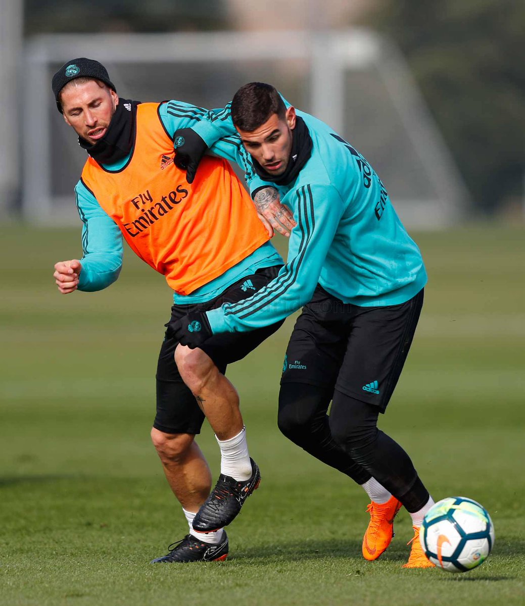 realmadrid's tweet photo. ✅ Listos para jugar contra el @RealBetis. #RMLiga | #HalaMadrid https://t.co/R1fkWI55OO
