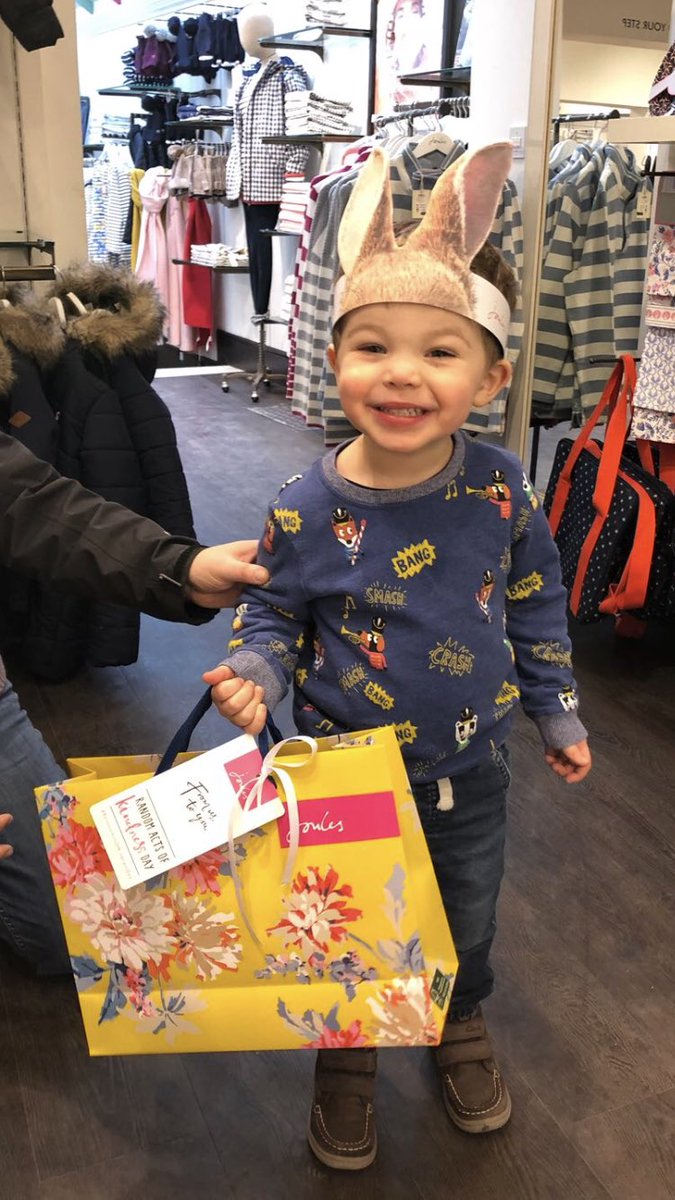 JoulesYorkStore's tweet photo. Looks like @JoulesYorkStore are putting a smile on everybody’s face today 🍀 How adorable is this 💕 you look fabulous in your @PeterRabbitPR ears 🐇, Thank you for visiting #joulesofyork we look forward to seeing you again soon #RandomActsOfKindnessDay #RAOK #Joules #spreadlove https://t.co/tkoaBX6JNB