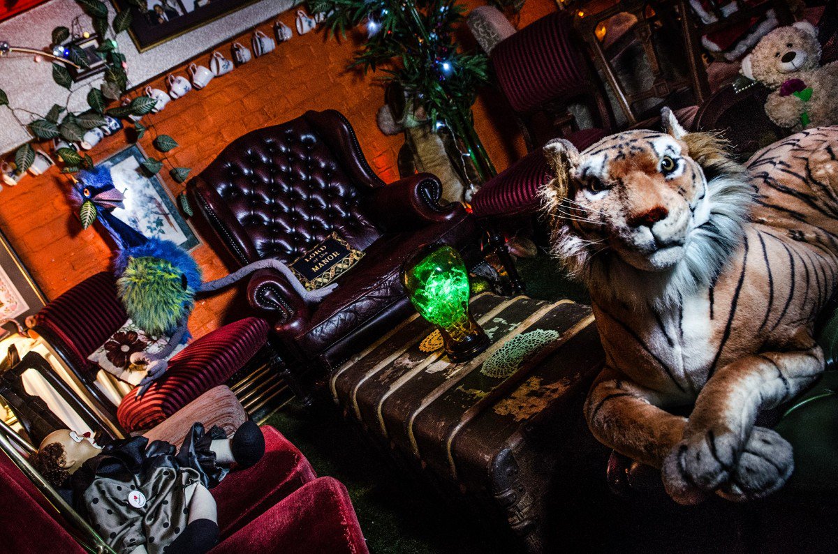 ShapeRealEstate's tweet photo. Where to find something a little a different on the London bar scene - via @DesignMyNight #eatingout #drinkingout #London #thigstodo https://t.co/MHiPv2VMgw https://t.co/51SVBu6Piw