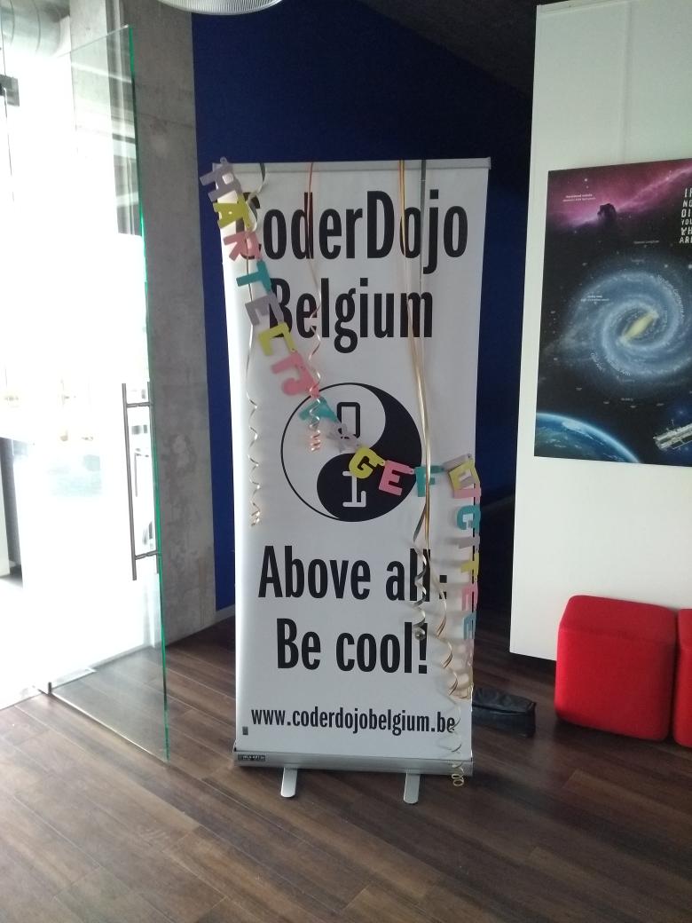 CoderDojo Klein-Brabant viert ook 5 jaar CoderDojo. En wat een prachtige projecten! Hier maken ze zeker kans op de pizza! #CDB5 #CodingisCool