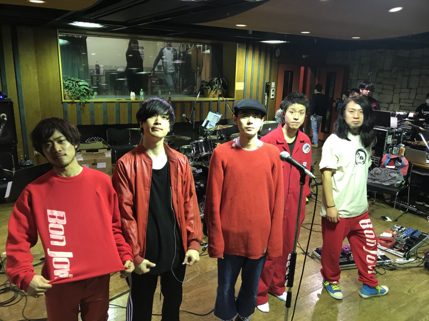 DWPV7yjVAAAUyAX.jpg:large