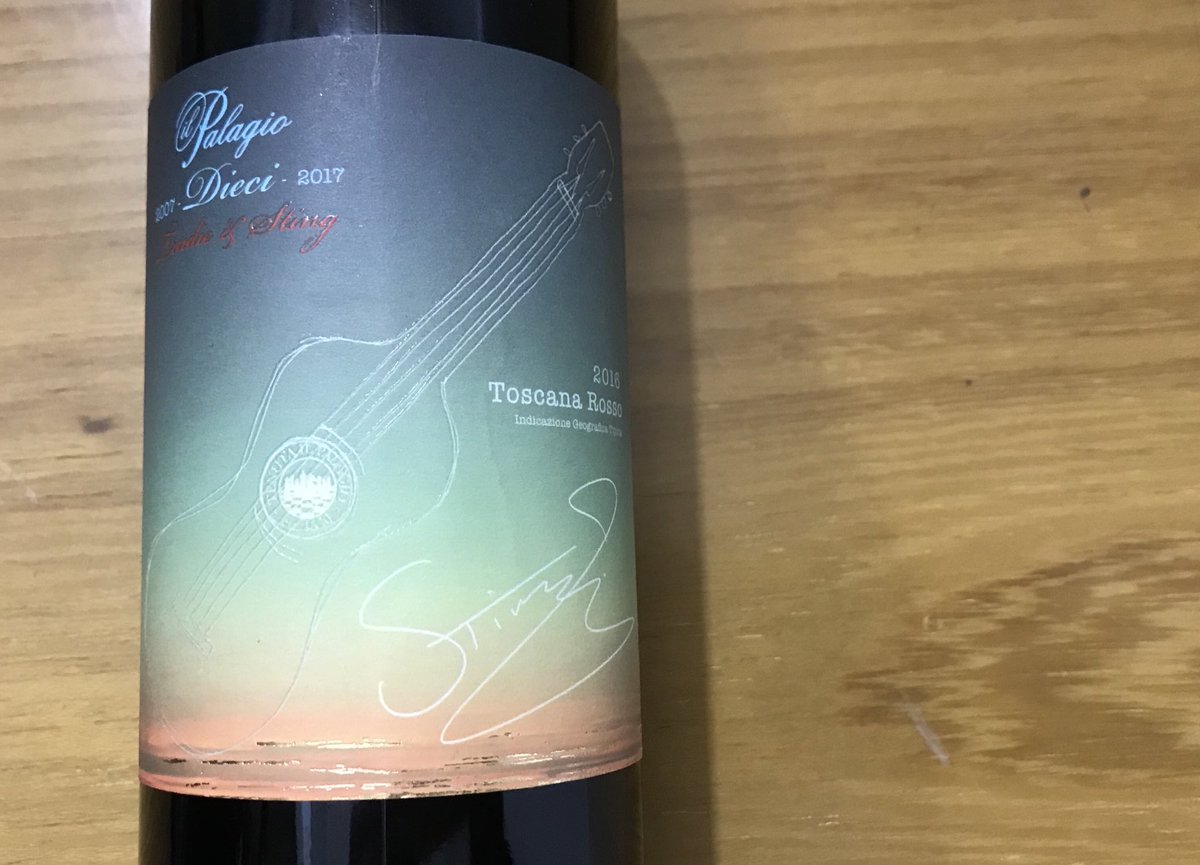 WineNewsIt's tweet photo. #BenvenutoBrunello2018, la #piastrella celebrativa con le 4 #stelle all’#annata 2017 del @ConsBrunello firmata da @OfficialSting non è un #unicum: è "riprodotta" anche nell'#etichetta nuovo #vino prodotto dalla #rockstar nella sua #TenutaIlPalagio, un #rosso 100% #Sangiovese https://t.co/ZkaIgXpeEa