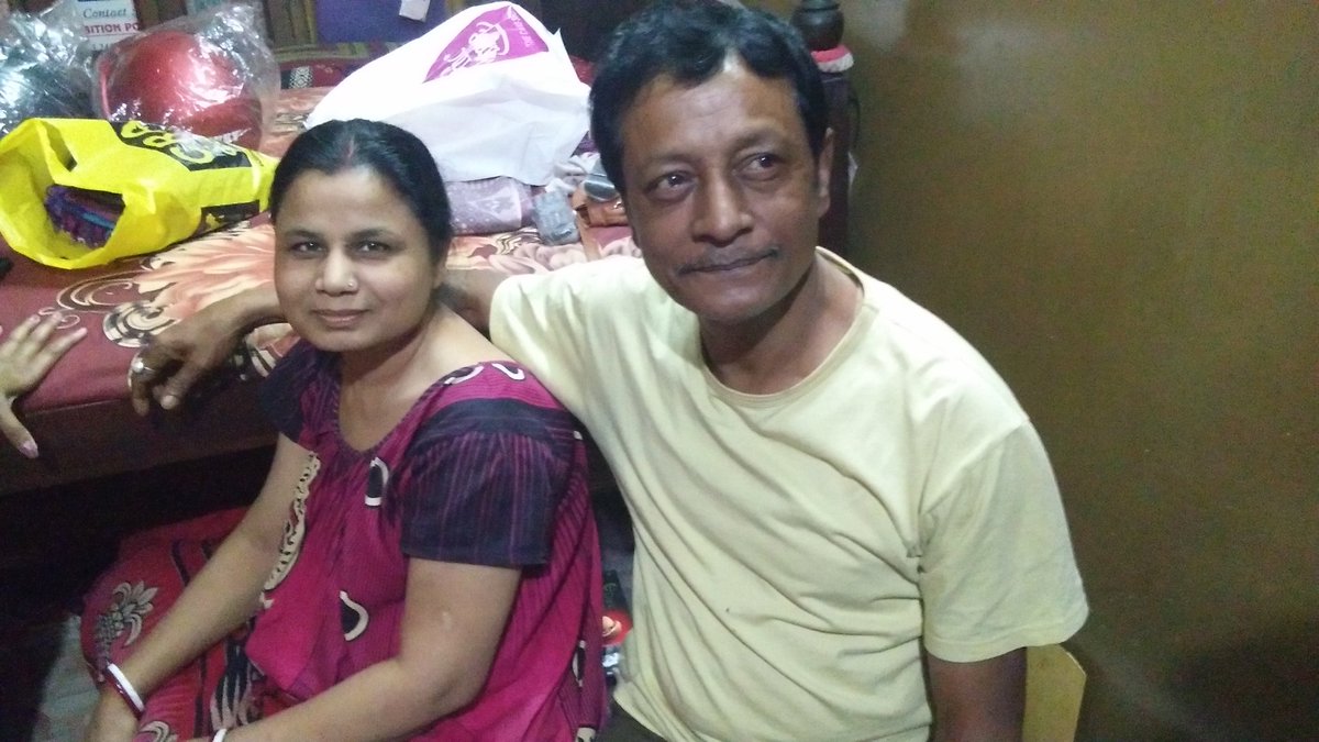 Susmitacutigrl's tweet image. HAPPIEST 27TH MARRIAGE ANNIVERSARY TO MY LIFELINE...
MY EVERYTHING,,,,MY HAPPINESS,,,,,MY STRENGTH,,,,,,MY INSPIRATION,,,,,MY GOD TO ME..🎂🎂🍰🍰🎁🎁🍫🍫🎊🎉🎉🎉
GOD BLESS THEM...LOVE U #MAA
& #BAPI 😘AI VABE SARAJIBON HASHIKHUSHI THEKO SUSTHO THEKO R AMDR PASHE THEKO..😘😘😘😘