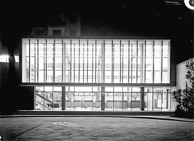 ro_almonacid's tweet photo. @arcol00 @etsaunav @gcarabi @Mariapuramoreno @ariovazquez Voy seguro. Me toca "exponer", como diríamos en clase... 😅😆
(Razón: #glassboxes de la #ArquitecturaModernaESP). https://t.co/SNeIICeb3J