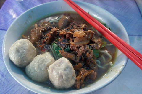 team_touring's tweet photo. Mie Ayam Tugu Lilin, Kuliner Legendaris Yang Dikenal Sebagai Mie Ayam Pocong https://t.co/OdyoLhHbRV https://t.co/wmJ4tDGFTb