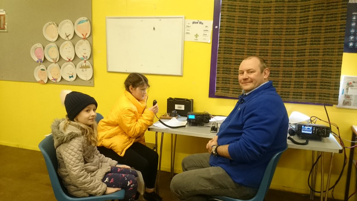 gs4aaf's tweet photo. Chatting on 2m #hamr #tdota @theRSGB @theRSGByouth @GirlguidingScot https://t.co/jnd9tigyGT