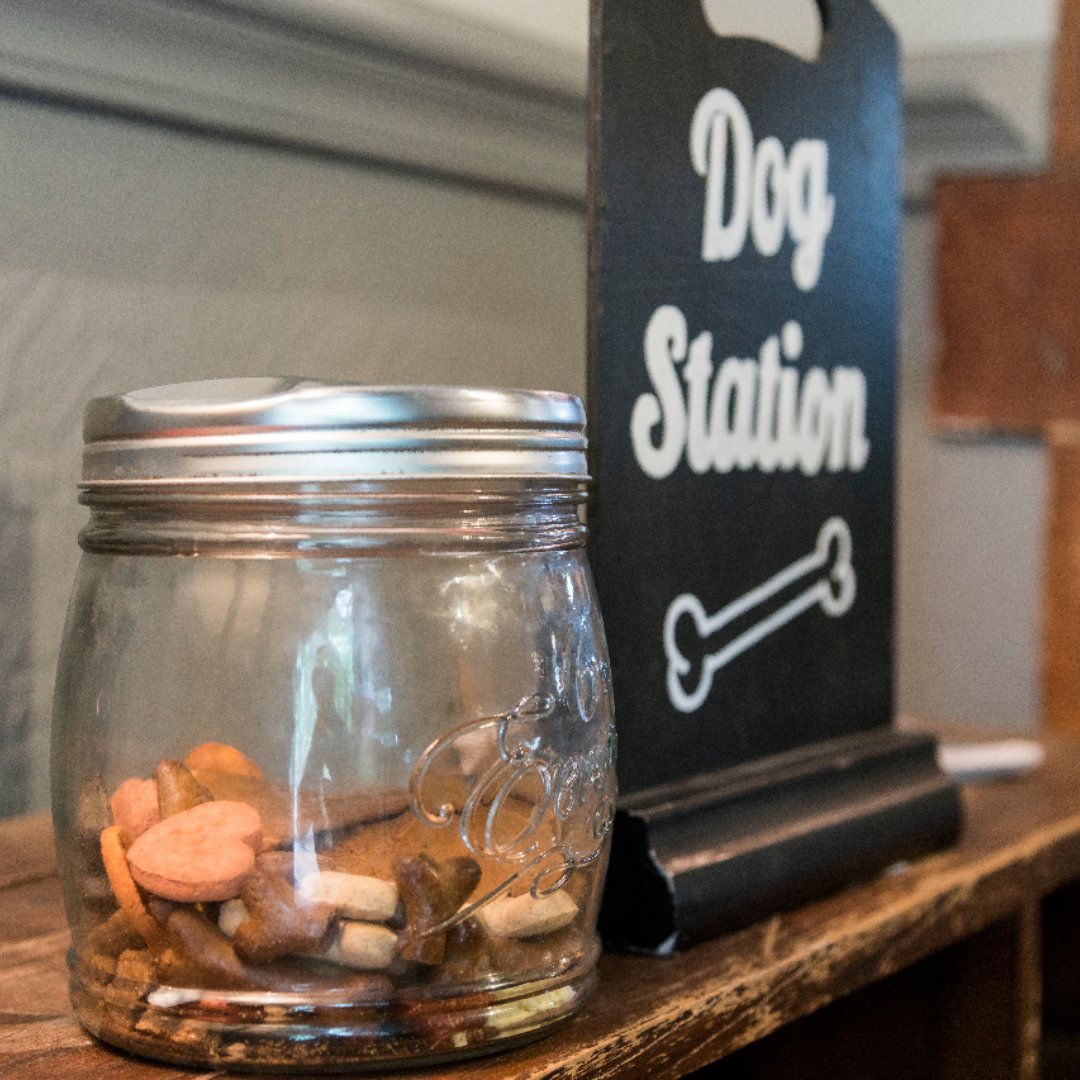 Off on a dog walk today? 🐶  Don't forget The Cyder House Inn is dog friendly, so you can bring the whole family afterwards for a well deserved hearty meal, including dog treats by the bar! 🐾 

01483 810360 | thecyderhouseinn.co.uk